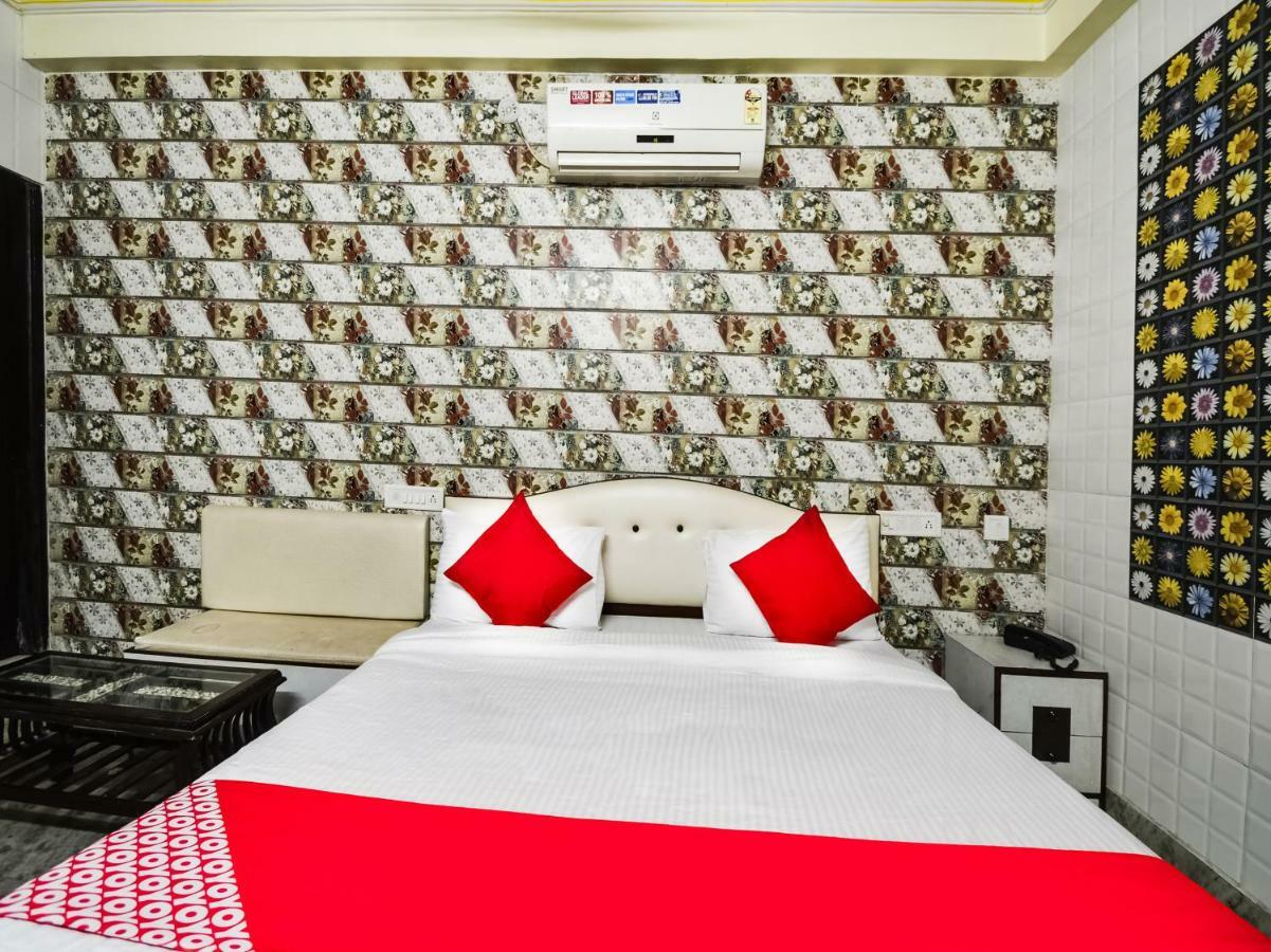 Oyo 48665 Kesar Palace Amer Экстерьер фото